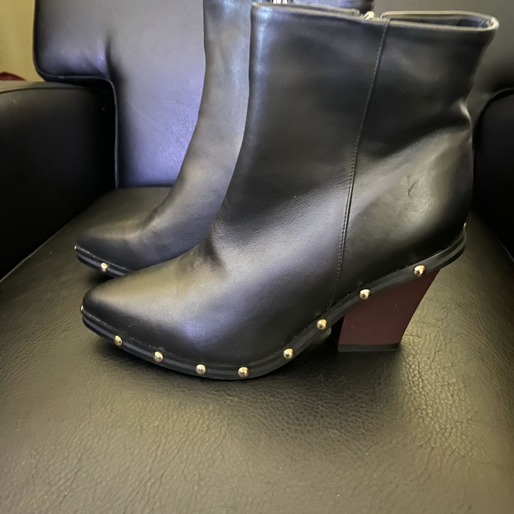 Women studded bootie